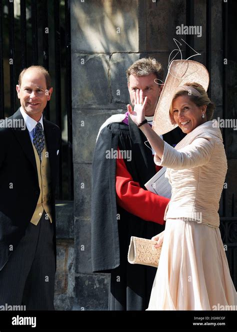 Gräfin Wessex Hochzeit Zara Phillips Mike Tindall Fotos Und Bildmaterial In Hoher Auflösung