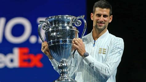 Novak Djokovic Recibe Trofeo Que Lo Acredita Como Número 1 Del Mundo José Cárdenas