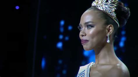 Chelsea Manalo First Black Filipina Crowned As Miss Universe Philippines Cnn