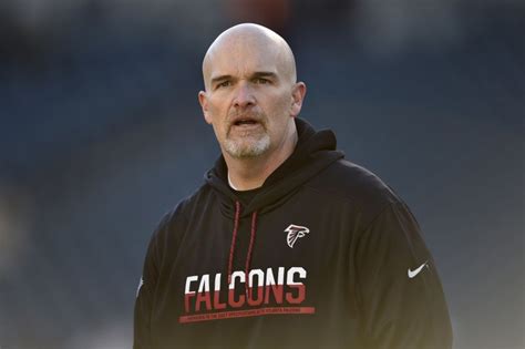 Falcons coach Dan Quinn, players make USO trip - UPI.com