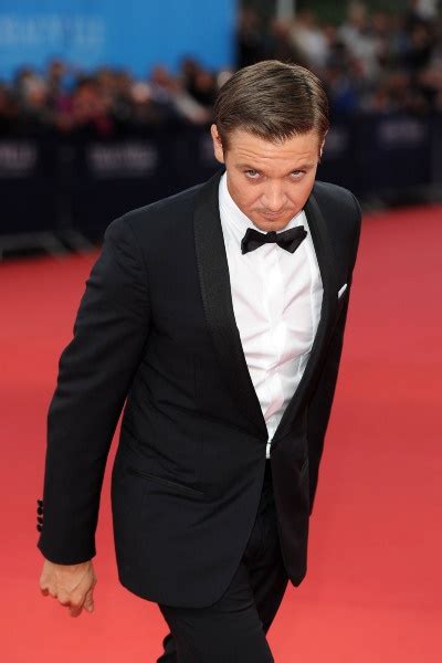 Noooooooo Not The Stare Jeremy Renner Renner Actors