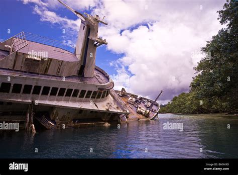 The Expedition Ship World Discoverer Hit A Reef And Went Aground In