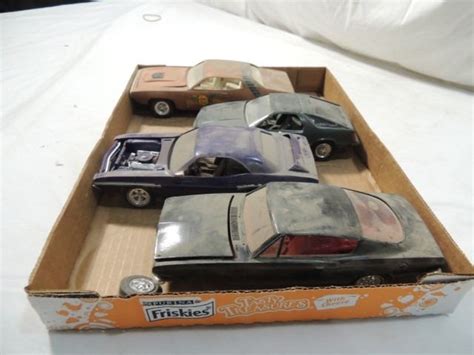 BOX LOT 4 VINTAGE PLASTIC MODEL CARS COMPLETED