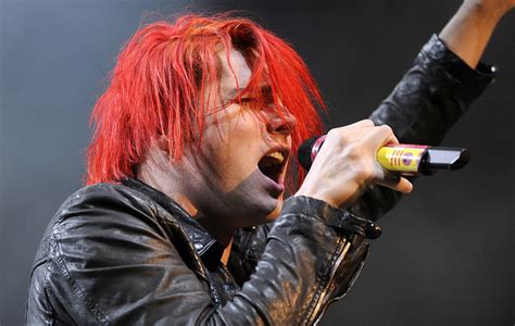 My Chemical Romance lanza una gama de maquillaje inspirada en la época