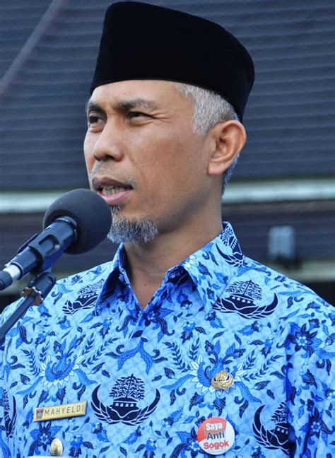 Mahyeldi Ansharullah Sosok Pemimpin Yang Rendah Hati Dakwatuna