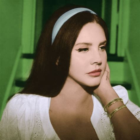 Incanto E Disincanto Lana Del Rey Fuori Dal Tempo Il Manifesto