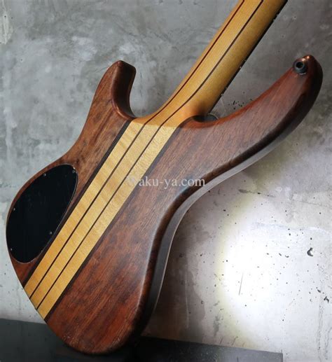 B C Rich USA Innovator Fretless Bass 95 和久屋