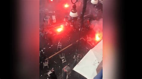 Violence à Naples Des Supporters De Francfort Mettent Le Feu à Une Voiture De Police Lessentiel