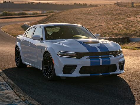 The Dodge Charger Srt Hellcat Comes Out From The Shadows Cape