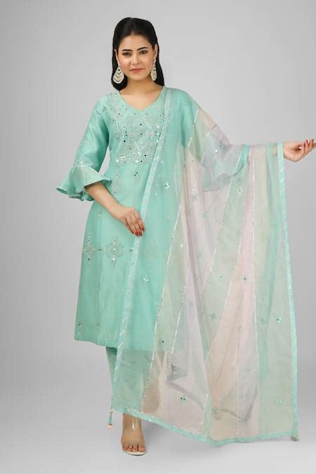 Buy Green Kurta Silk Chanderi Embroidered Thread V Neck Floral Pant Set