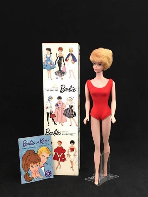 Lot BLONDE BUBBLE CUT BARBIE IN ORIGINAL BOX WEARS ORIGINAL SWIMSUIT SCARCE PINK LIPS COMES