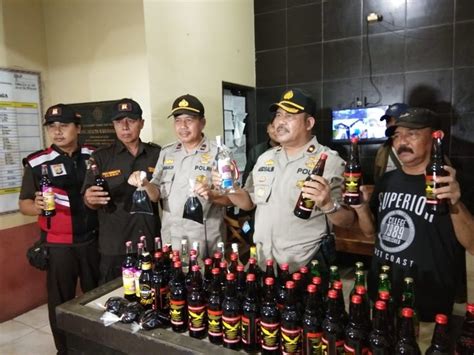 64 Botol Miras Berbagai Merk Disita Polisi Mira Banten