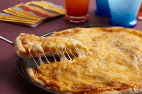 30 Best Cheese Pizza Recipes (Easy Dinners)