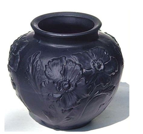 Tiffin Black Amethyst Satin Glass Raised Textured Poppy Vase 5 5 Vintage Vasenr Black