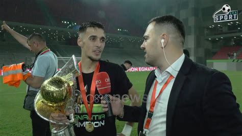 Arbin Zejnullahu ngre trofeun live në intervistë për ORA News Egnatia