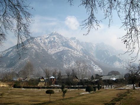 A Kashmiri Photo Story (4) - Shalimar Bagh Srinagar - The Travelling Squid