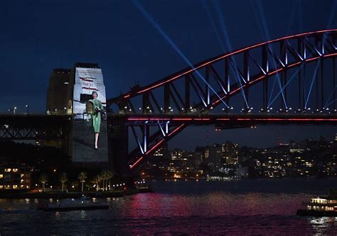 Qantas Celebrates 100th Birthday By Flying A Boeing 787 Over Sydney Harbor Iata News