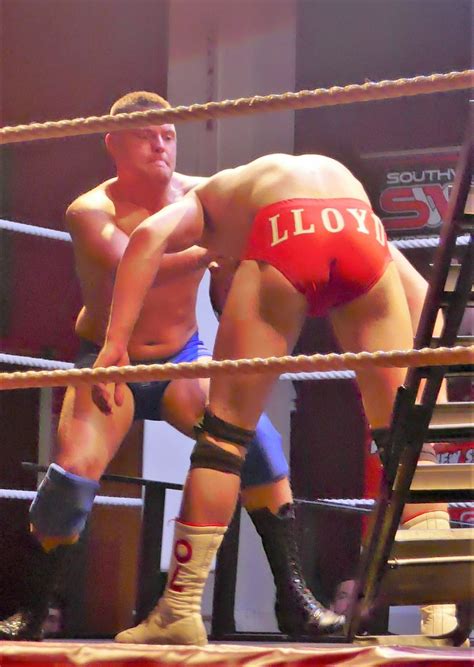 Olly Lloyd V Jimmy Meadows South West Wrestling Jacquemart Flickr