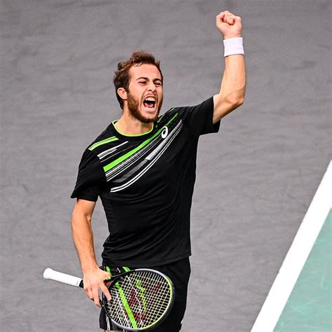 Tennis : qui est Hugo Gaston, le Français qui enflamme le public de Bercy