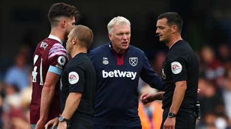 Moyes Embarrassed For VAR Slams Weak Refereeing