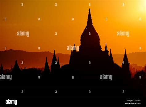 Pagodas in Bagan, Burma / Myanmar Stock Photo - Alamy