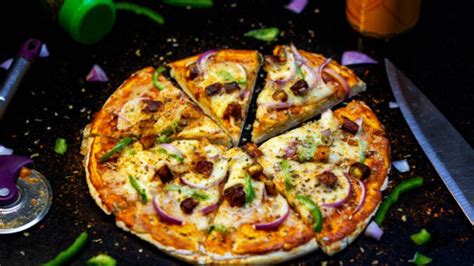 Sabudana Pizza সম্পূর্ণ নিরামিষ আলু সাবুর পিৎজা বানিয়ে নিন এই ভাবে পেট ভরা থাকবে দীর্ঘক্ষণ