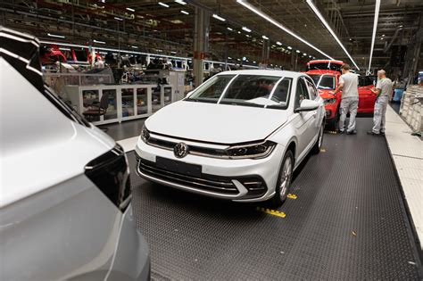 El Nuevo Director De Vw Navarra Expone Sus Planes Al Alcalde De