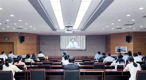 实干争先，奋斗有我！市文化广电旅游局专题传达学习“在湖州看见美丽中国”实干争先实践动员大会精神