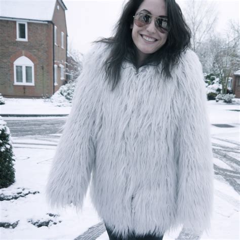 SUPERCALAFASHIONISTIC: Yeti In The Snow