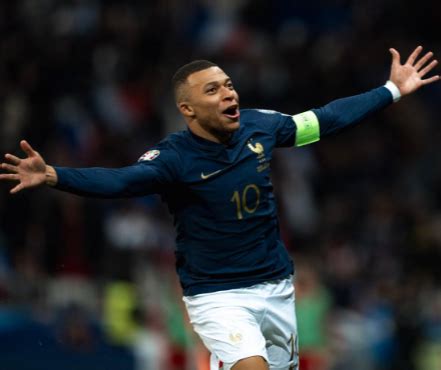 Kylian Mbappe Bio Net Worth Ethnicity Girlfriend Wiki