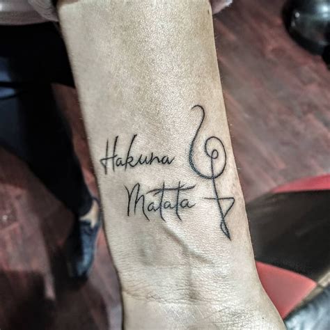 Hakuna Matata Tattoo Ideas Celebrating A Life Without Worries Hakuna