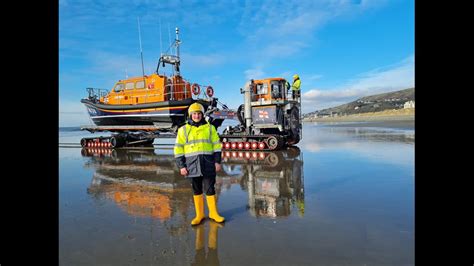 Barmouth Alb Launches To Reports Of A Surfer In Difficulty Rnli