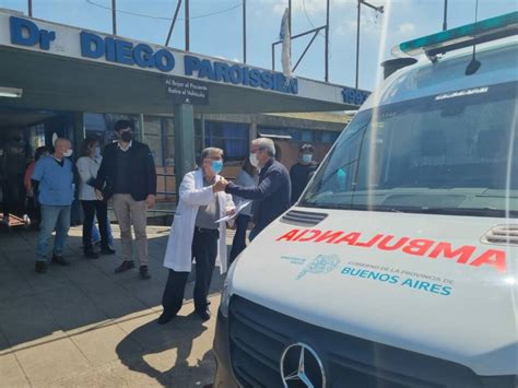 Isidro Casanova El Hospital Paroissien recibió una nueva ambulancia