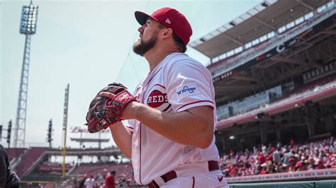 Rangers at Reds / Twitter
