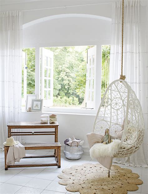 7 Most Beautiful Light and Airy Hanging Chairs Images