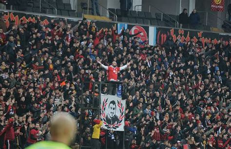 Futbol Anadolu On Twitter Eski Ehirspor Taraftarlar Birli I Ba Kan