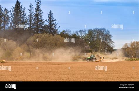 Erosion Tractor Dust Soil Hi Res Stock Photography And Images Alamy