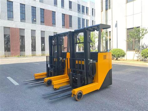 Standing Type Ton Electric Reach Truck With High Lifting M