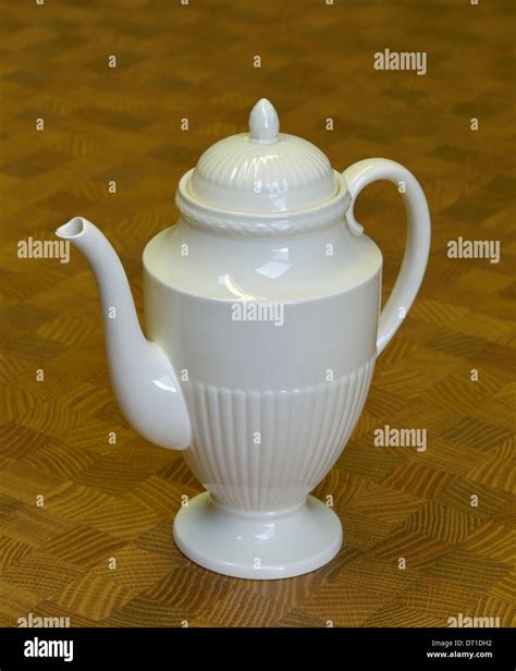 Edme Creamware Coffee Pot By Wedgwood Of Etruria And Barlaston Stoke