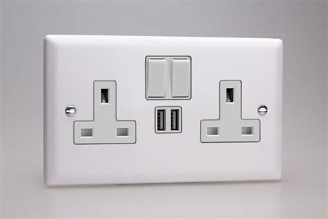 Varilight Xy5u2sw Cw Urban Chalk White 2 Gang Double 13a Switched Plug Socket 2 1a Usb