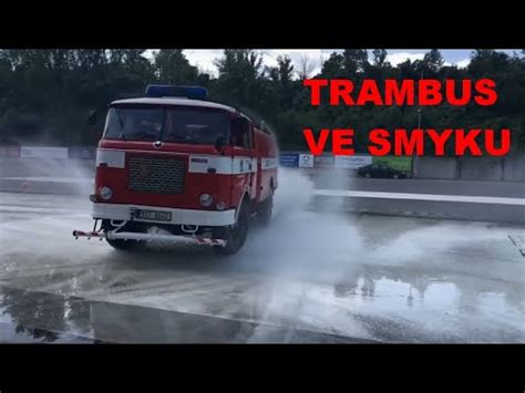 Trambus Ve Smyku Slow Motion Youtube