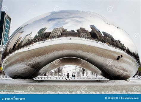 Cloud Gate Winter editorial stock image. Image of architecture - 36564294