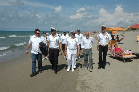 Spiagge Piu Sicure Con I Controlli A Piedi