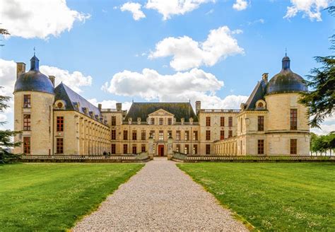 Le château d Oiron le plus méridional des châteaux de la Loire J