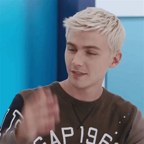 New Trending On Giphy Thirteen Reasons Why Miles Heizer Hot People