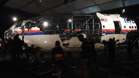 MH17 Wreckage Reveals Horror Of Plane S Last Moments DTiNews Dan