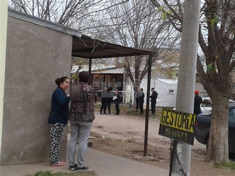 Una Mujer Y Su Hija De 10 Años Asesinadas En Su Casa