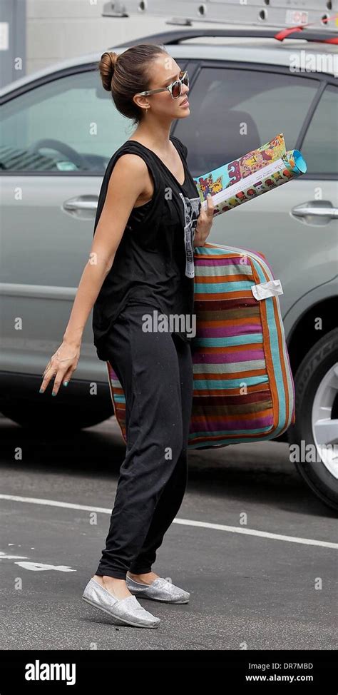 A Casually Dressed Jessica Alba Runs Errands At Her Office And Prepares