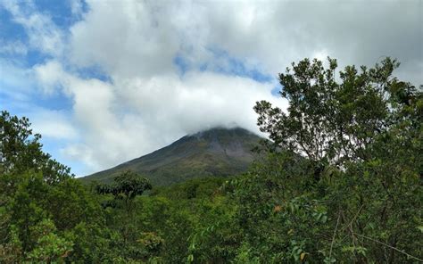 Hiking Arenal Volcano - EverydayScribe | Explore Life