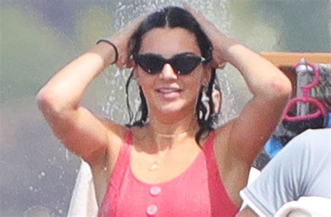 Kendall Jenner Flaunts Bikini Body In Old Fashioned Pink Bikini At